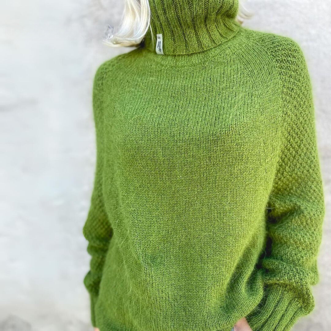 Angela - Elegant tröja med hög hals